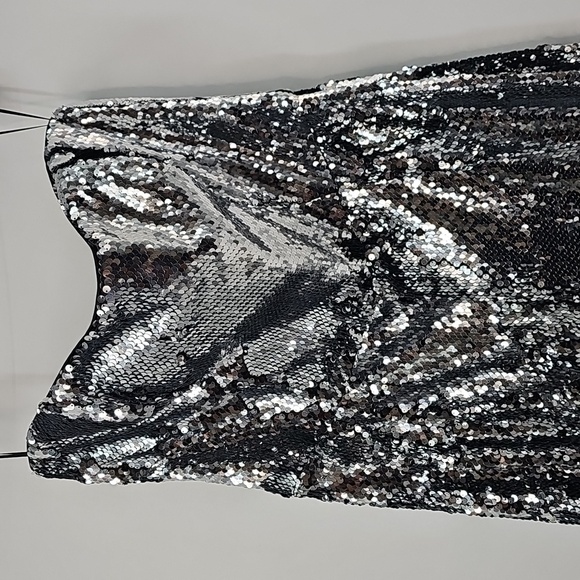 Dress The Population ANDY Silver Sequined Strapless Jumpsuit Rockstar Sexy Glam - Picture 8 of 17